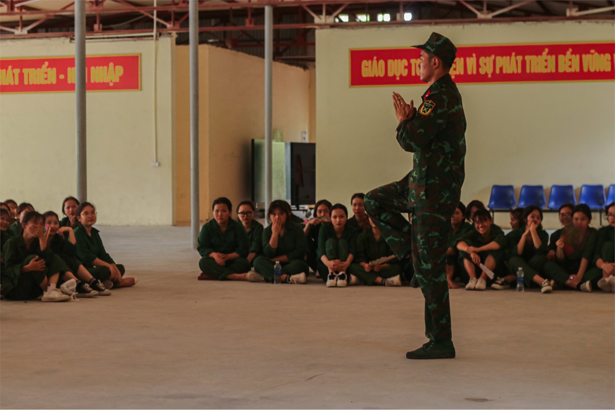 Tăng cường hoạt động ngoại khóa cho học sinh Trung cấp, Trường Cao đẳng Truyền hình học GDQP&AN tại Trung tâm GDQP&AN, Trường Đại học Công nghiệp Hà Nội