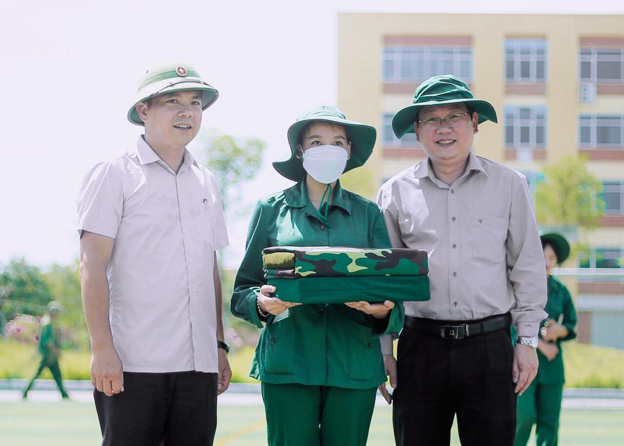 Đoàn Công tác Trường Cao đẳng Truyền hình đến thăm quan, kiểm tra kỳ học quân sự của học sinh-sinh viên Nhà trường tại Trung tâm GDQP&AN, Trường Đại học Công nghiệp Hà Nội