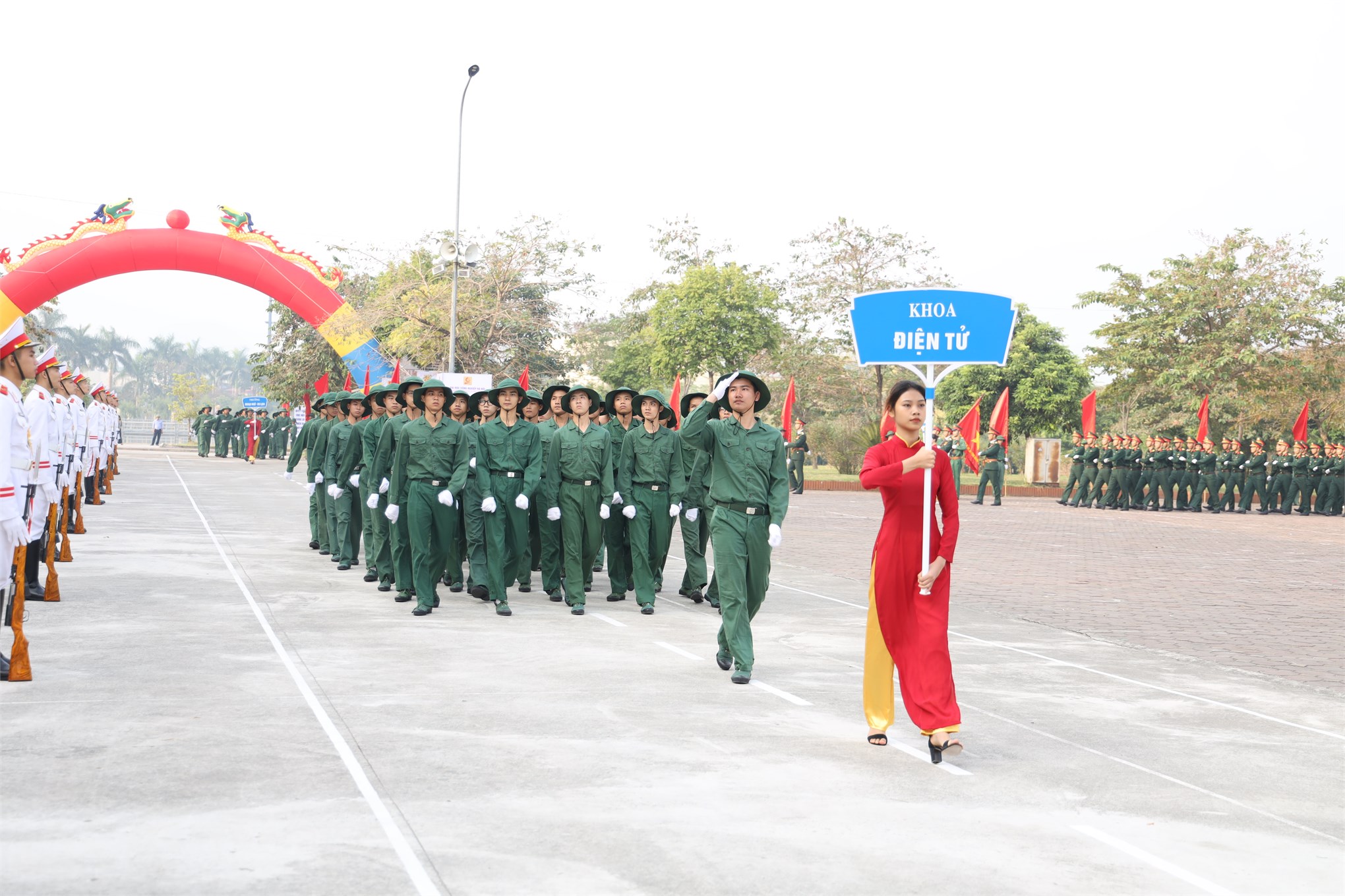 Chương trình diễu hành, duyệt đội ngũ chào mừng khai giảng năm học 2022-2023