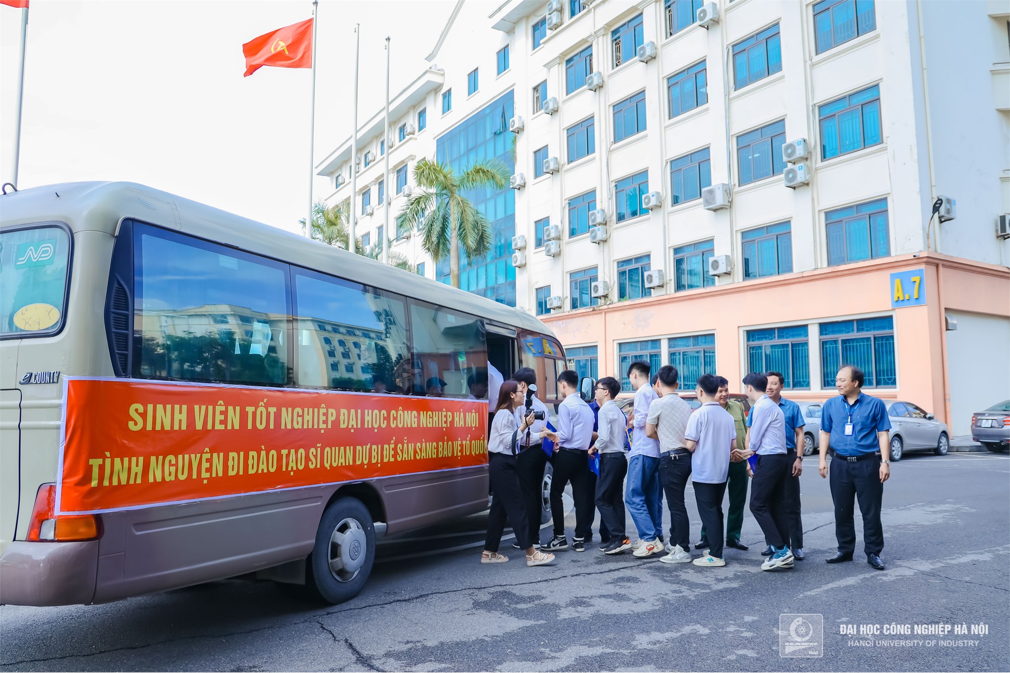 Hoàn thành công tác tuyển chọn 20 nam sinh viên tốt nghiệp Đại học đi đào tạo sĩ quan dự bị năm 2024