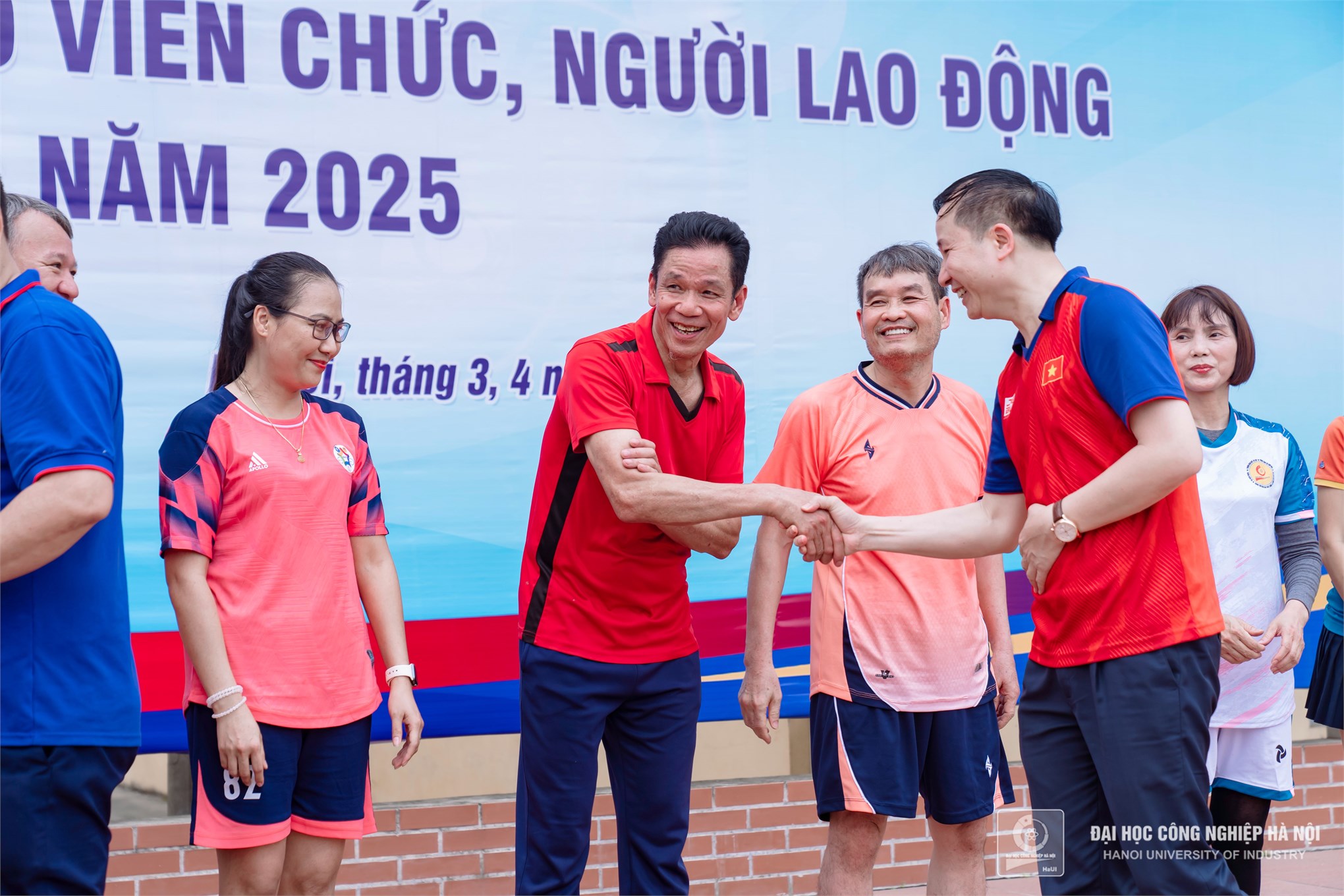 Trung tâm Giáo dục quốc phòng và an ninh đạt giải Ba tại Hội thao thể dục thể thao viên chức, người lao động HaUI 2025