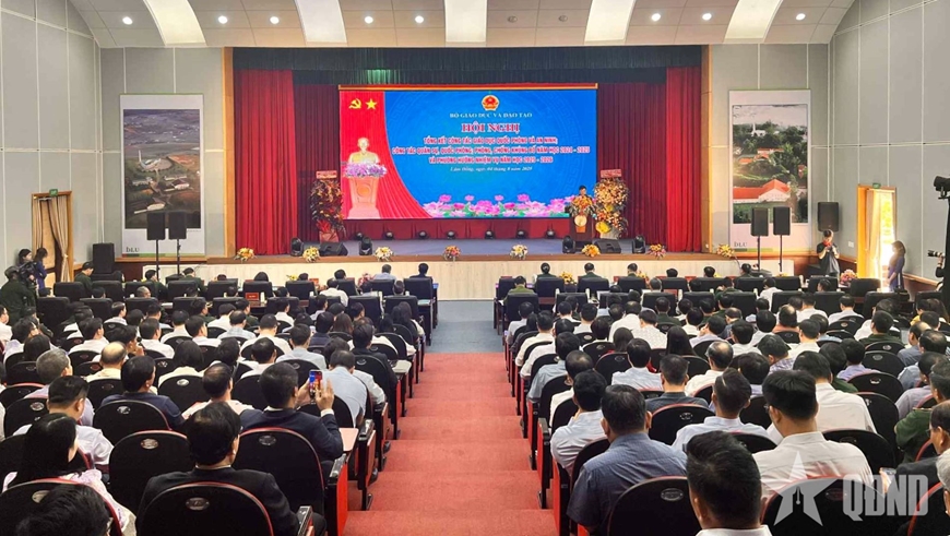 Tham dự Hội nghị Tổng kết công tác GDQPAN; công tác quốc phòng, quân sự; phòng, chống khủng bố năm học 2024 - 2025 và hướng dẫn, triển khai nhiệm vụ năm học 2025 - 2026.