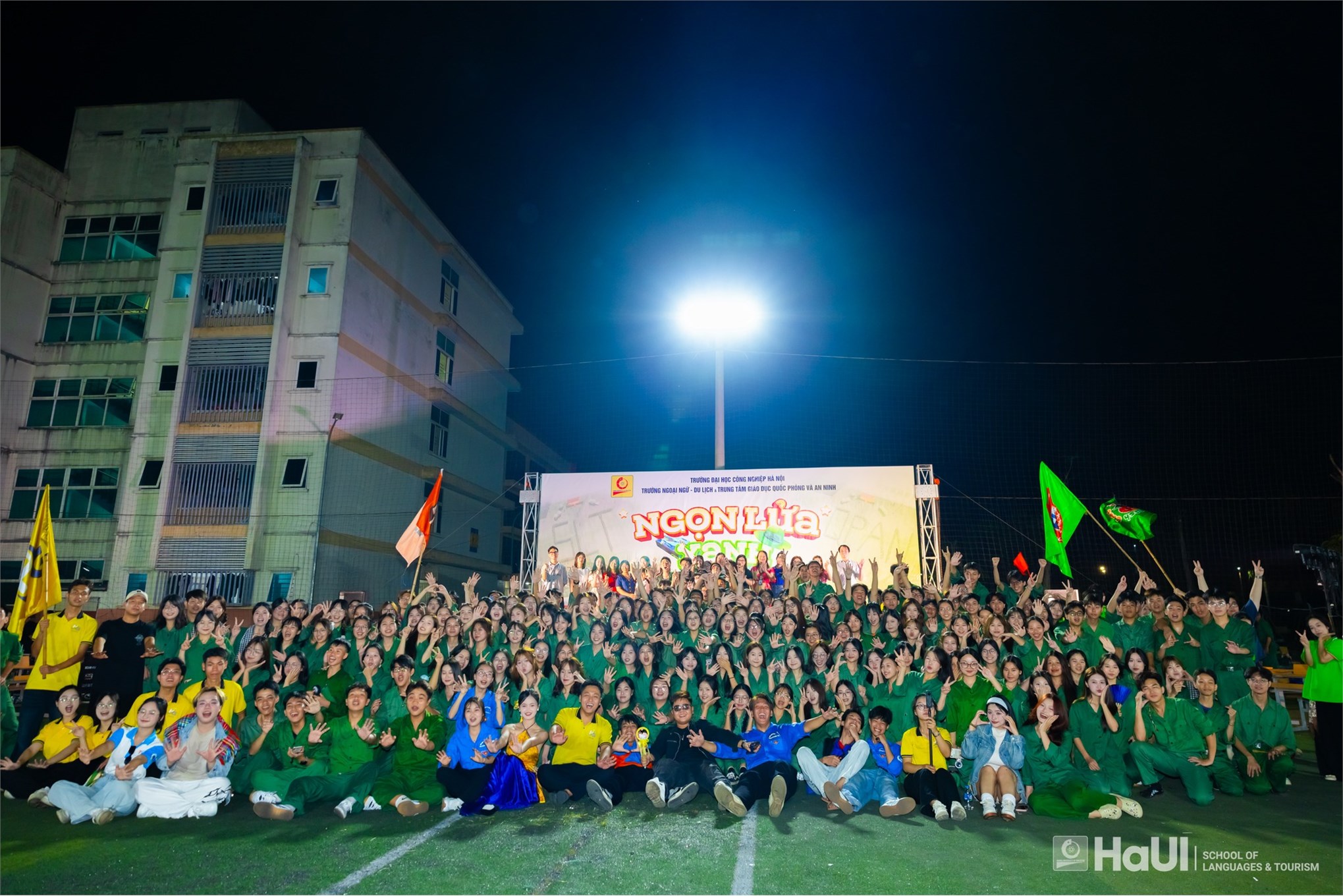 Ngọn lửa xanh 2025