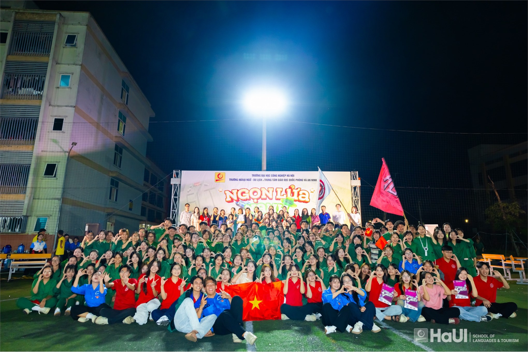 Ngọn lửa xanh 2025