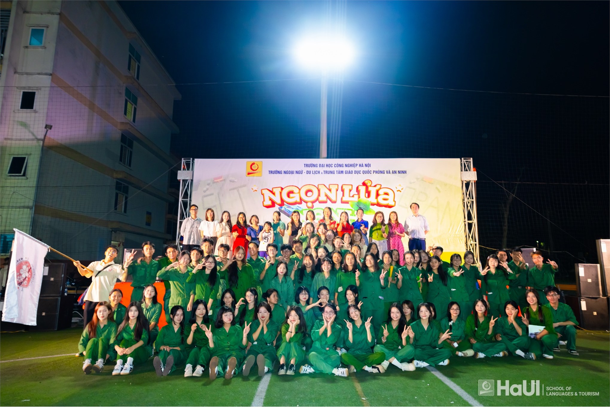 Ngọn lửa xanh 2025