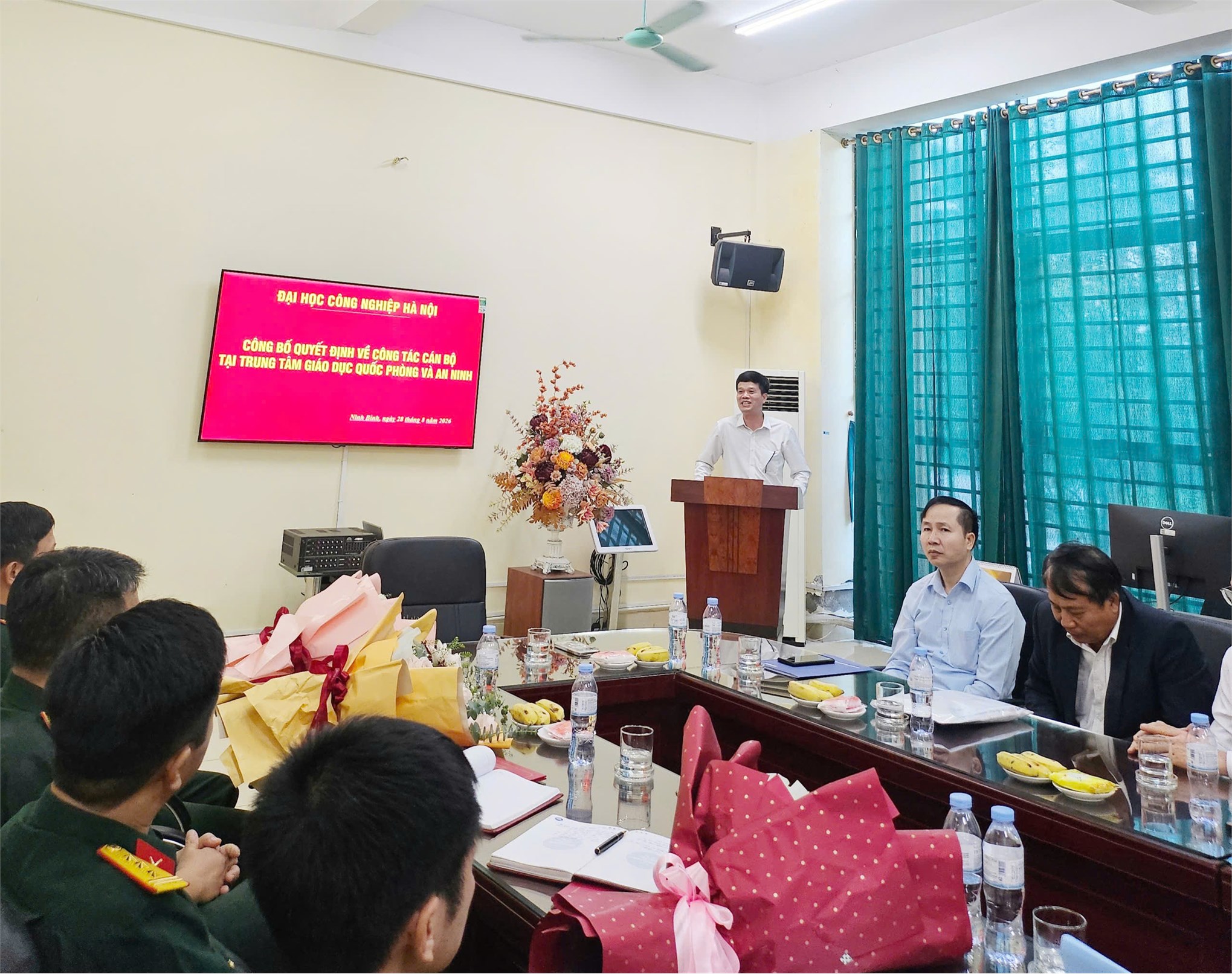 ĐẠI HỌC CÔNG NGHIỆP HÀ NỘI CÔNG BỐ QUYẾT ĐỊNH VỀ CÔNG TÁC CÁN BỘ TẠI TRUNG TÂM GDQP&AN