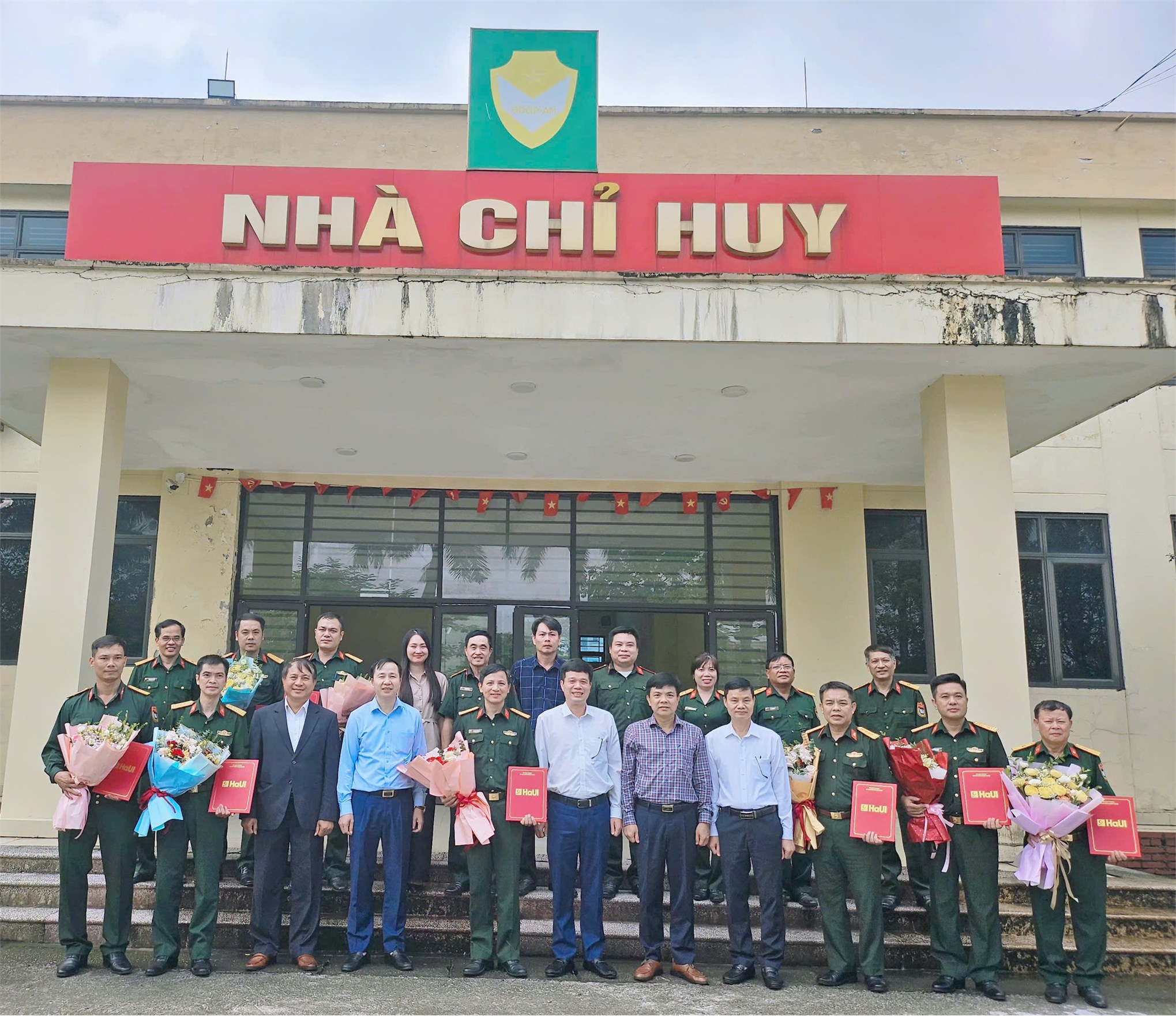 ĐẠI HỌC CÔNG NGHIỆP HÀ NỘI CÔNG BỐ QUYẾT ĐỊNH VỀ CÔNG TÁC CÁN BỘ TẠI TRUNG TÂM GDQP&AN