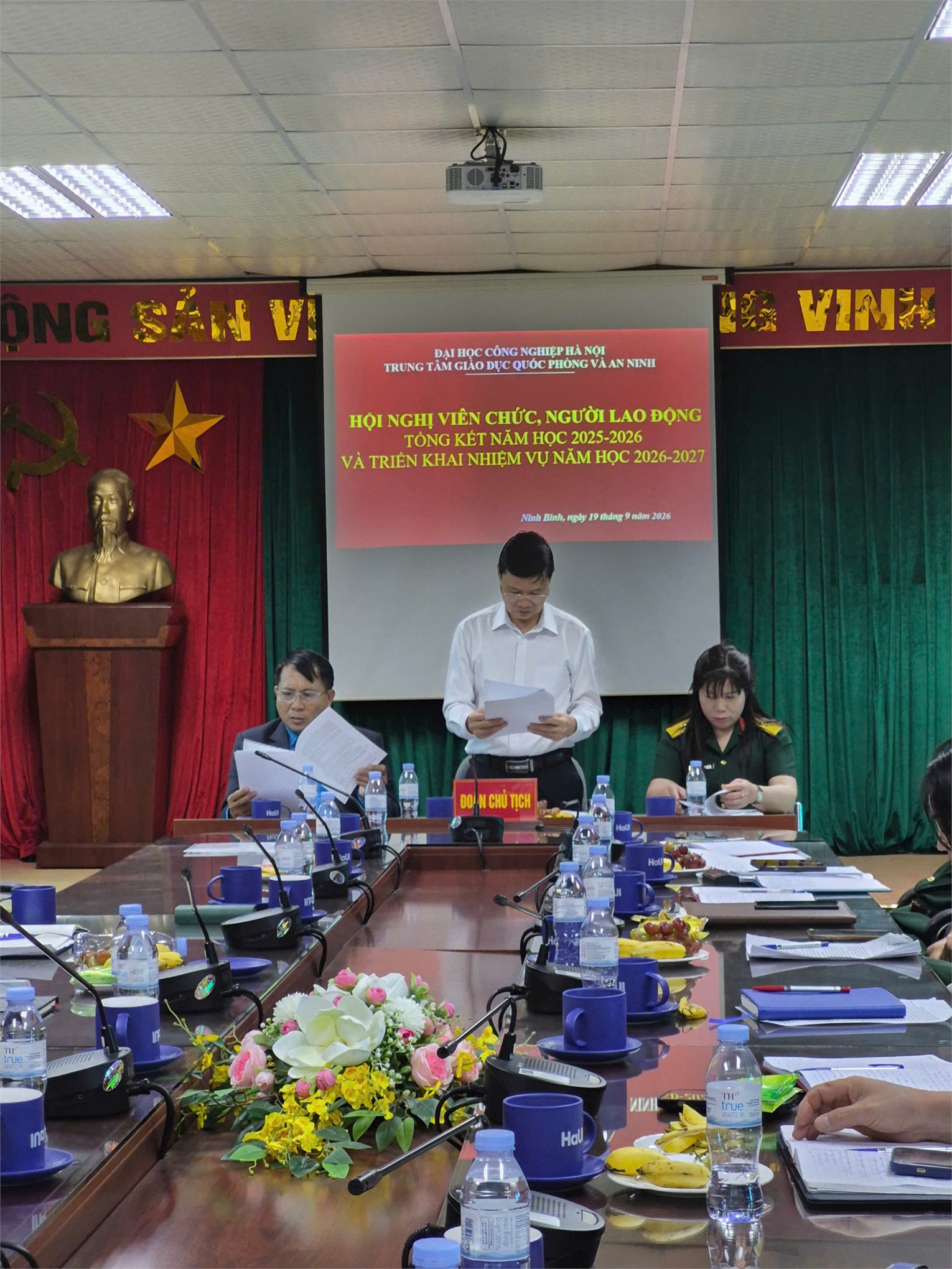 Trung tâm Giáo dục Quốc phòng và An ninh tổ chức thành công Hội nghị viên chức, người lao động năm học 2026 - 2027