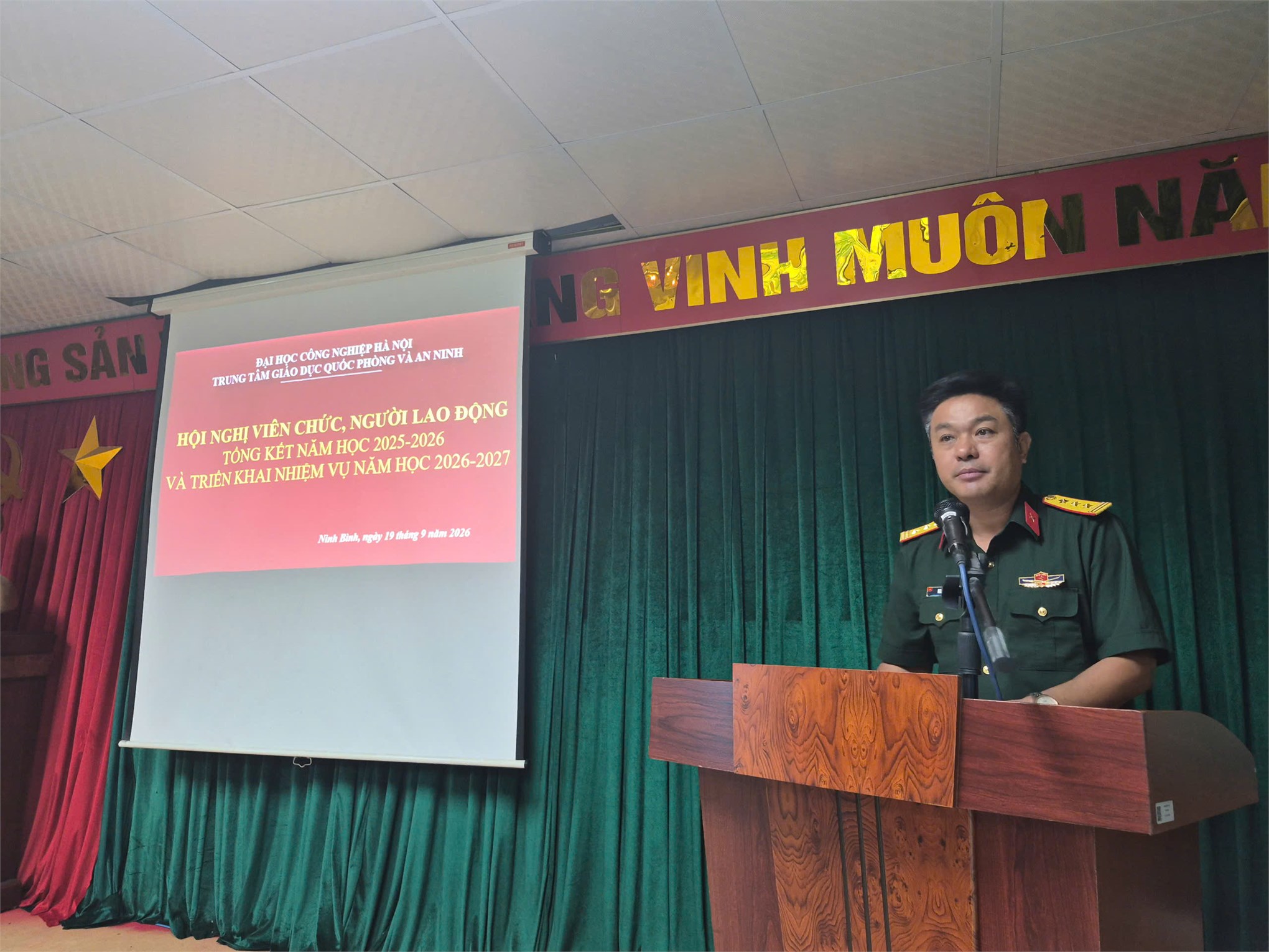 Trung tâm Giáo dục Quốc phòng và An ninh tổ chức thành công Hội nghị viên chức, người lao động năm học 2026 - 2027