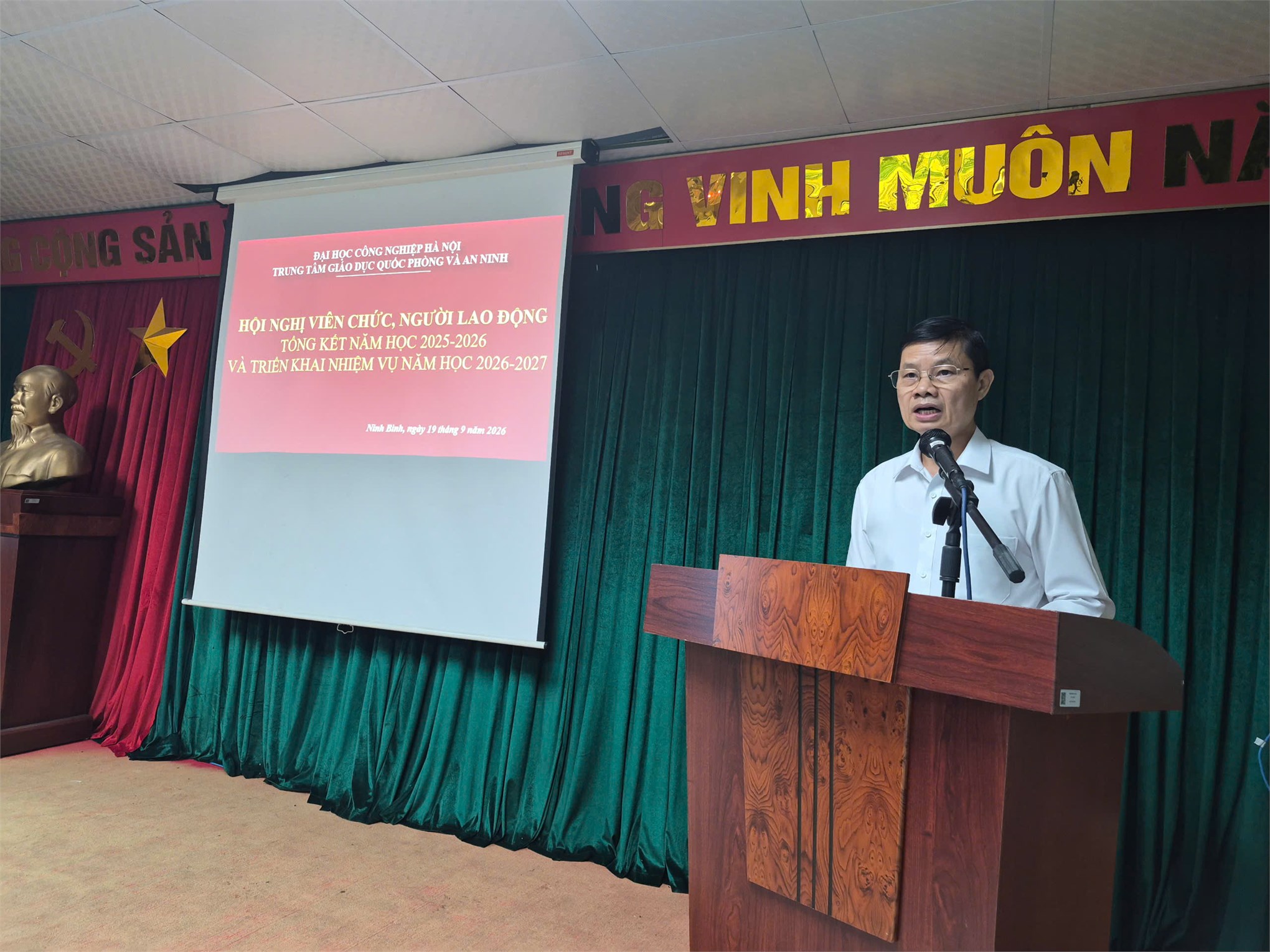Trung tâm Giáo dục Quốc phòng và An ninh tổ chức thành công Hội nghị viên chức, người lao động năm học 2026 - 2027