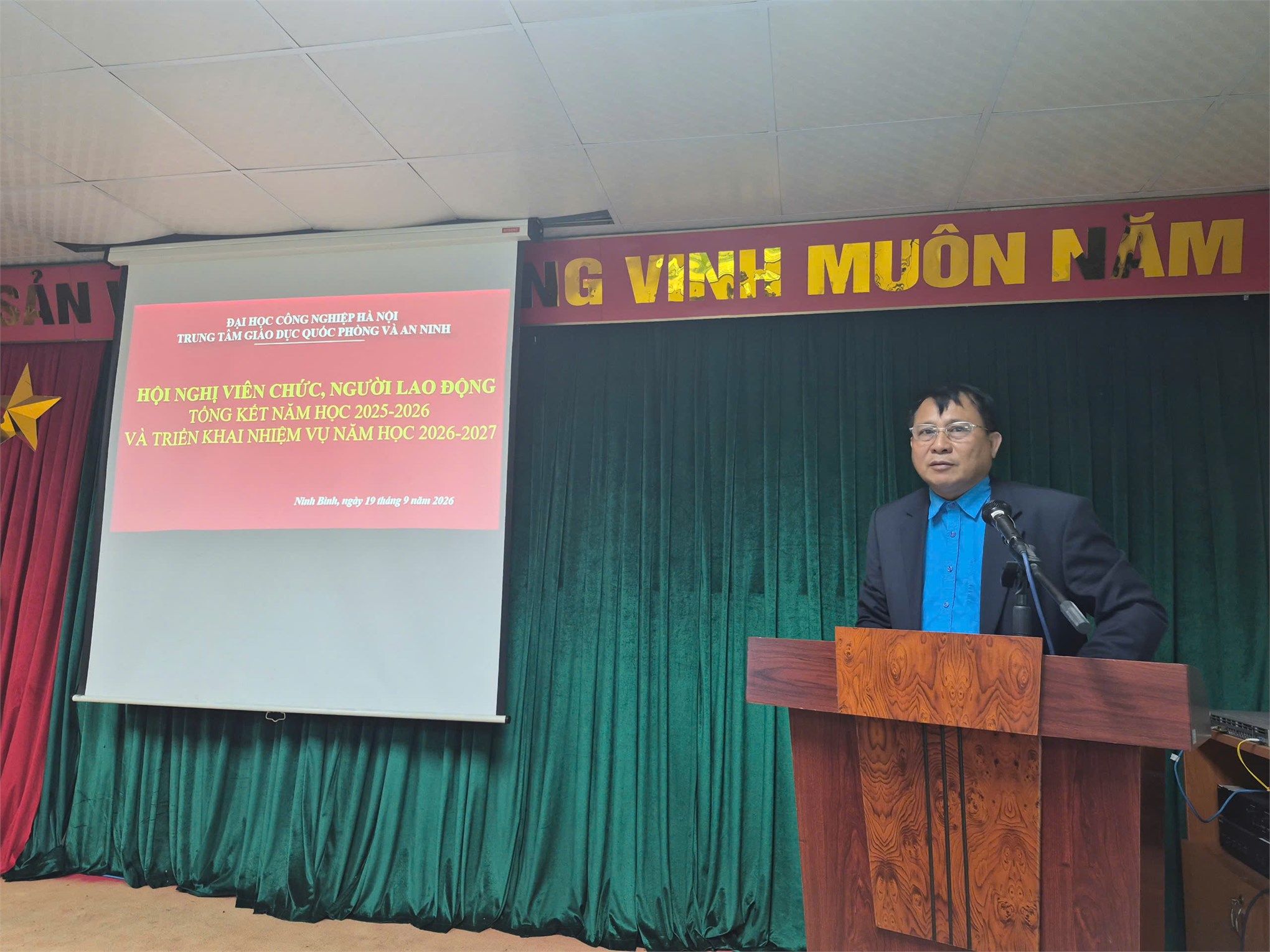 Trung tâm Giáo dục Quốc phòng và An ninh tổ chức thành công Hội nghị viên chức, người lao động năm học 2026 - 2027